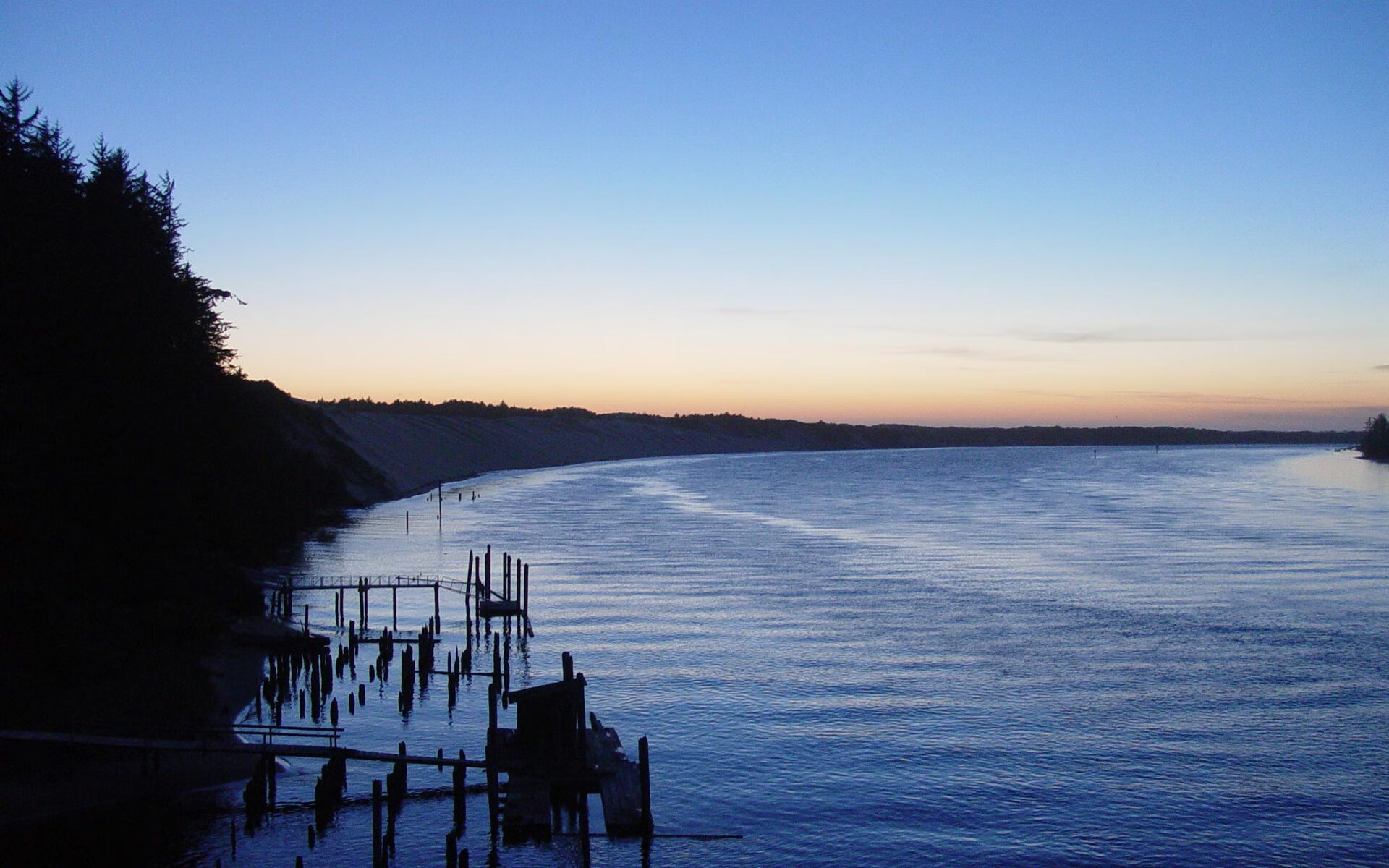 跨界合作打造足球主题的数字文创作品,实现多场景应用,足球文化创意秀